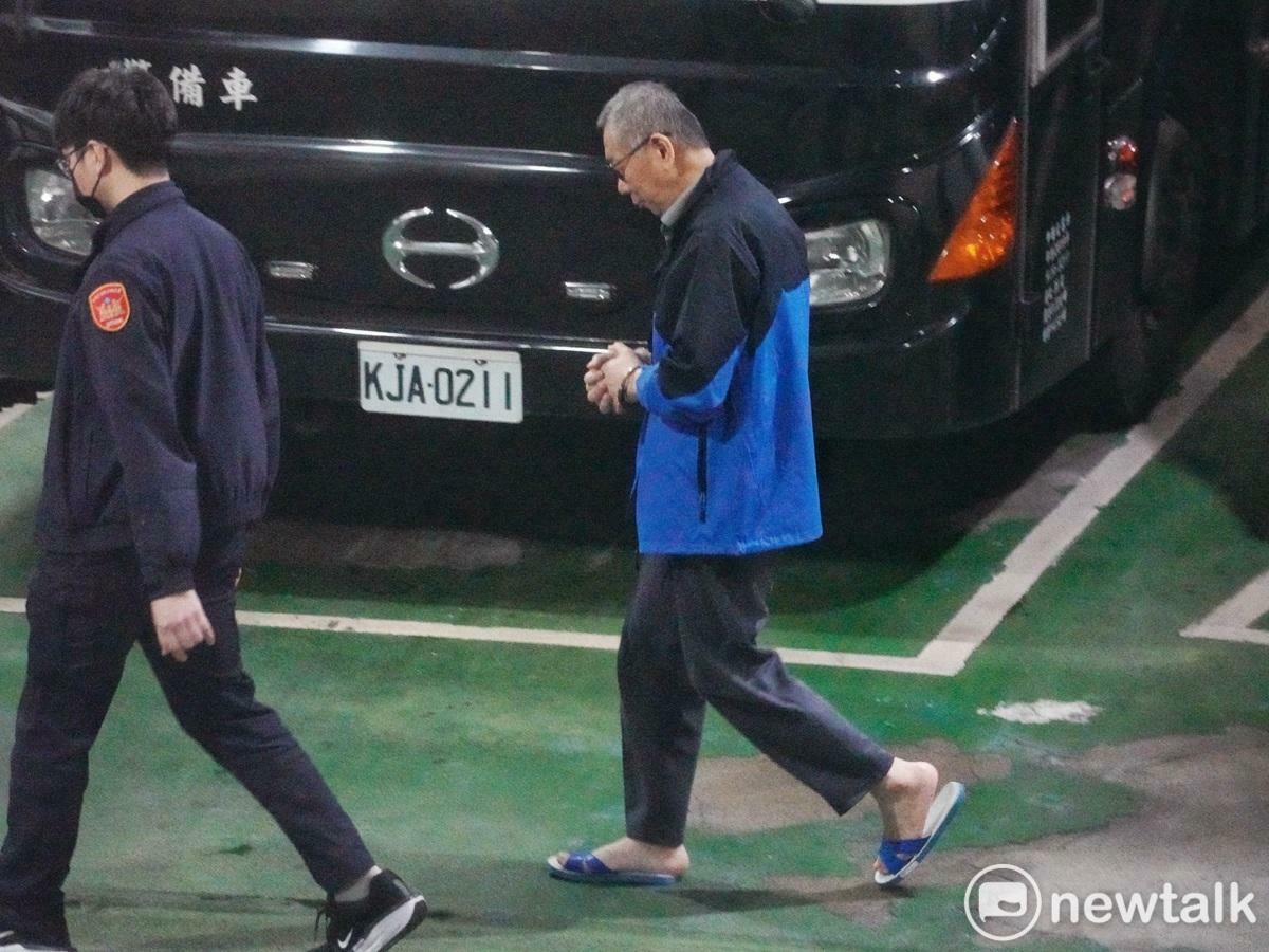 柯文哲出庭後還押台北看守所。 圖:張良一/攝 柯文哲出庭後還押台北看守所。 圖:張良一/攝