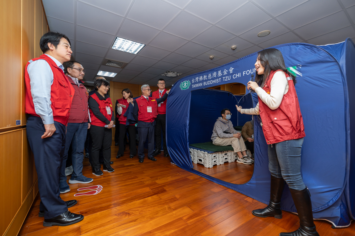  總統賴清德參訪2024年新北市板橋區防災協作中心開設演練。 圖：總統府提供 