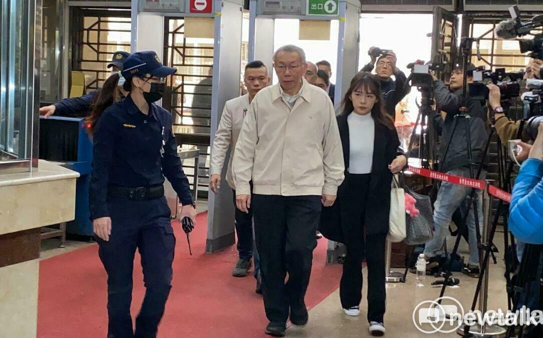 Re: [新聞] 一早急籌錢！陳佩琪奔一銀領出「3000萬