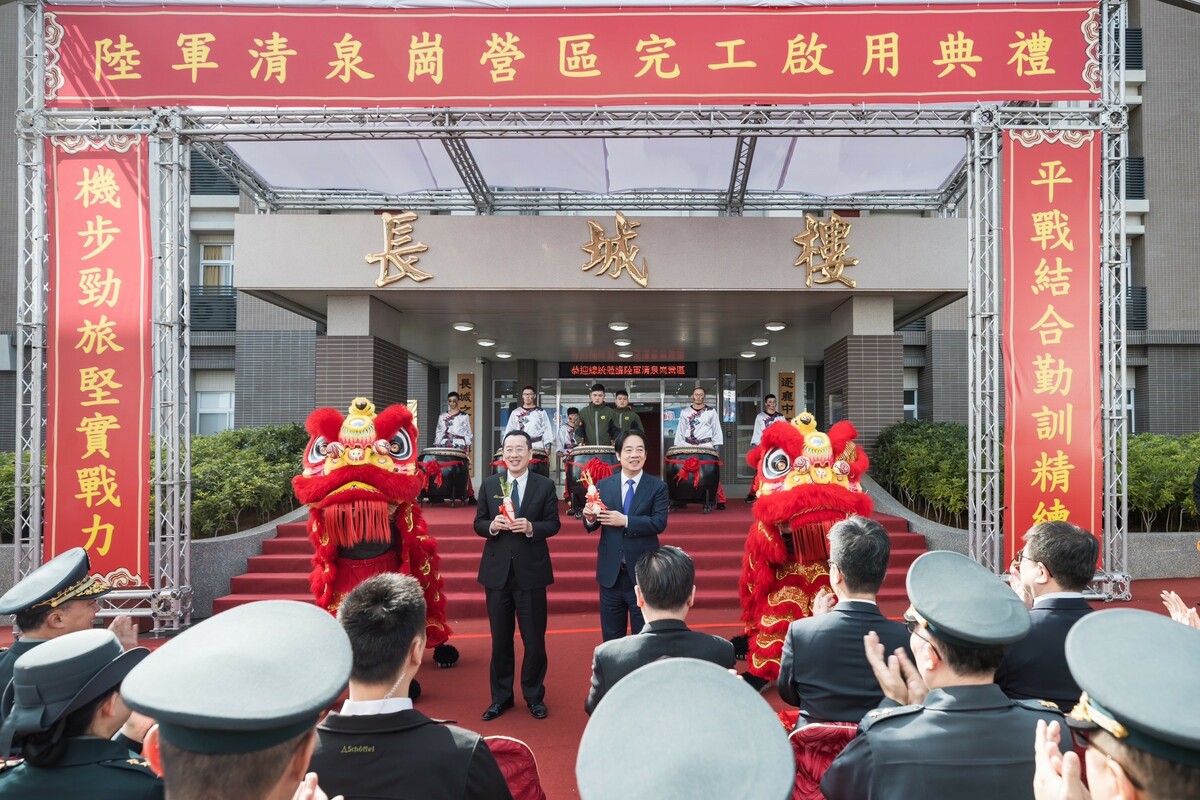  總統賴清德勗勉海軍海鋒第一大隊，並主持陸軍清泉崗營區完工啟用典禮。 圖：總統府提供 