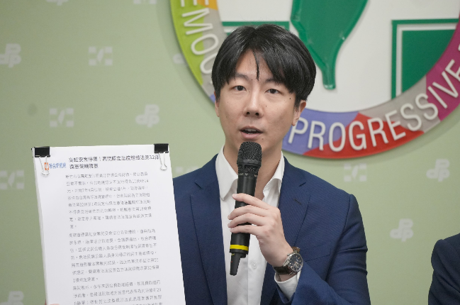  民進黨發言人吳崢。 圖：民進黨提供 