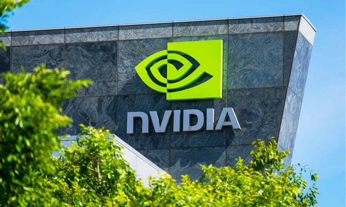 輝達（NVIDIA）和博通（Broadcom）均下跌約 12%，而歐洲的 ASML 股價也下滑 10%。 圖：擷自X帳號@eyishazyer