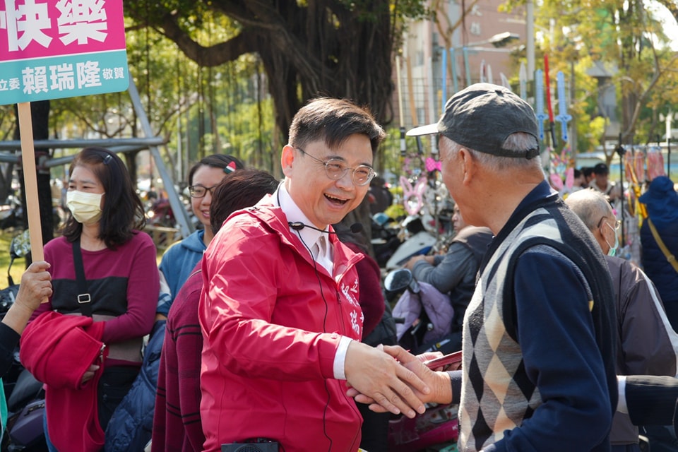  民進黨立委賴瑞隆。 圖：翻攝自賴瑞隆臉書 