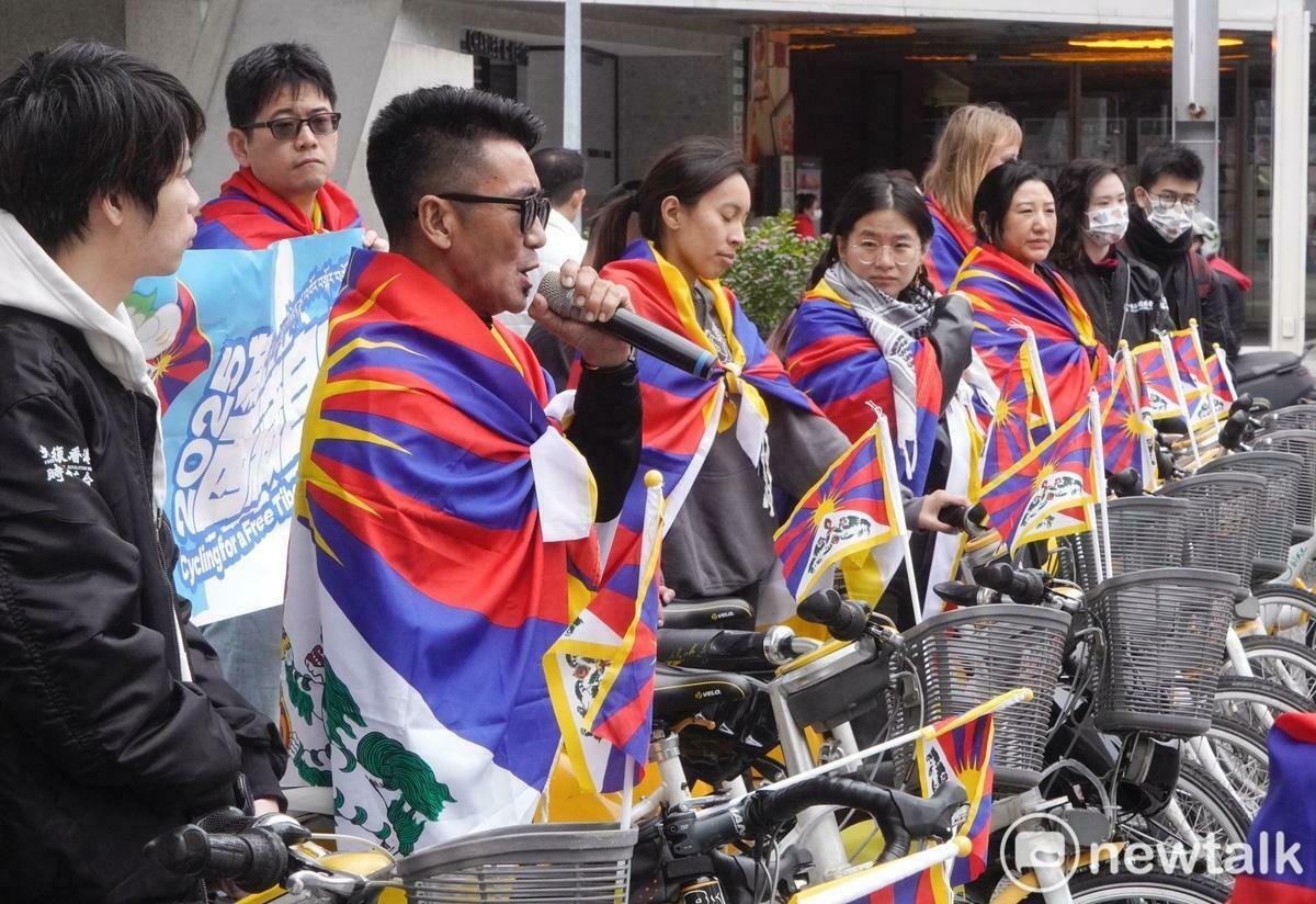 西藏台灣人權協會、香港邊城青年等團體舉行聲援圖博、聲援香港，為西藏自由而騎行動，希望喚起更多人理解西藏的苦難，同時為被中國壓迫的人們發聲。   圖：張良一/攝