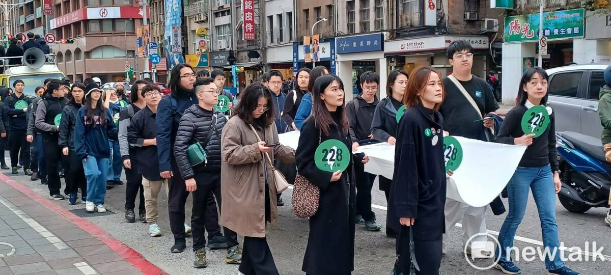  二二八78周年紀念行動「228‧0走出黑暗，邁向光明」。 圖：林冠妙／攝 