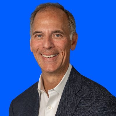 經濟學家馬克 · 贊迪（Mark Zandi）警告：「消費支出過於集中於富人身上，這使經濟變得更脆弱。」 圖：擷自贊迪個人X帳號 