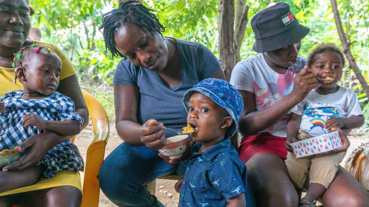  300個幫派佔據海地，掌控了糧食及資源運輸線路，世界展望會每天依情勢研判如何把糧食送至最需要的生命。 圖：台灣世界展望會提供 