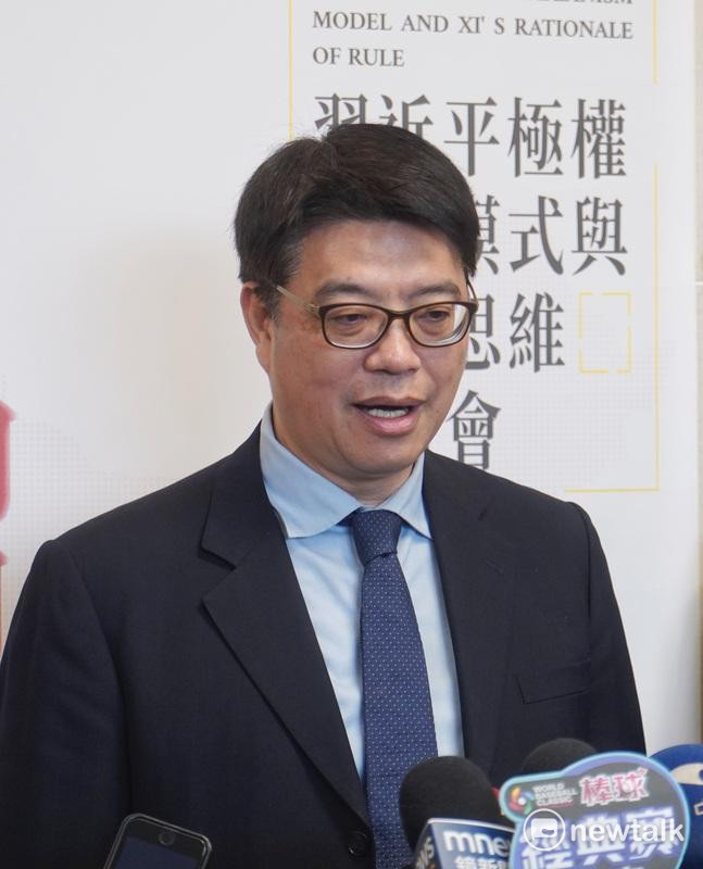 陸委會主委邱垂正出席「習近平極權主義模式與統治思維研討會」後，回應花蓮陳姓民眾遭香港警方拘捕事件。   圖：張良一 / 攝