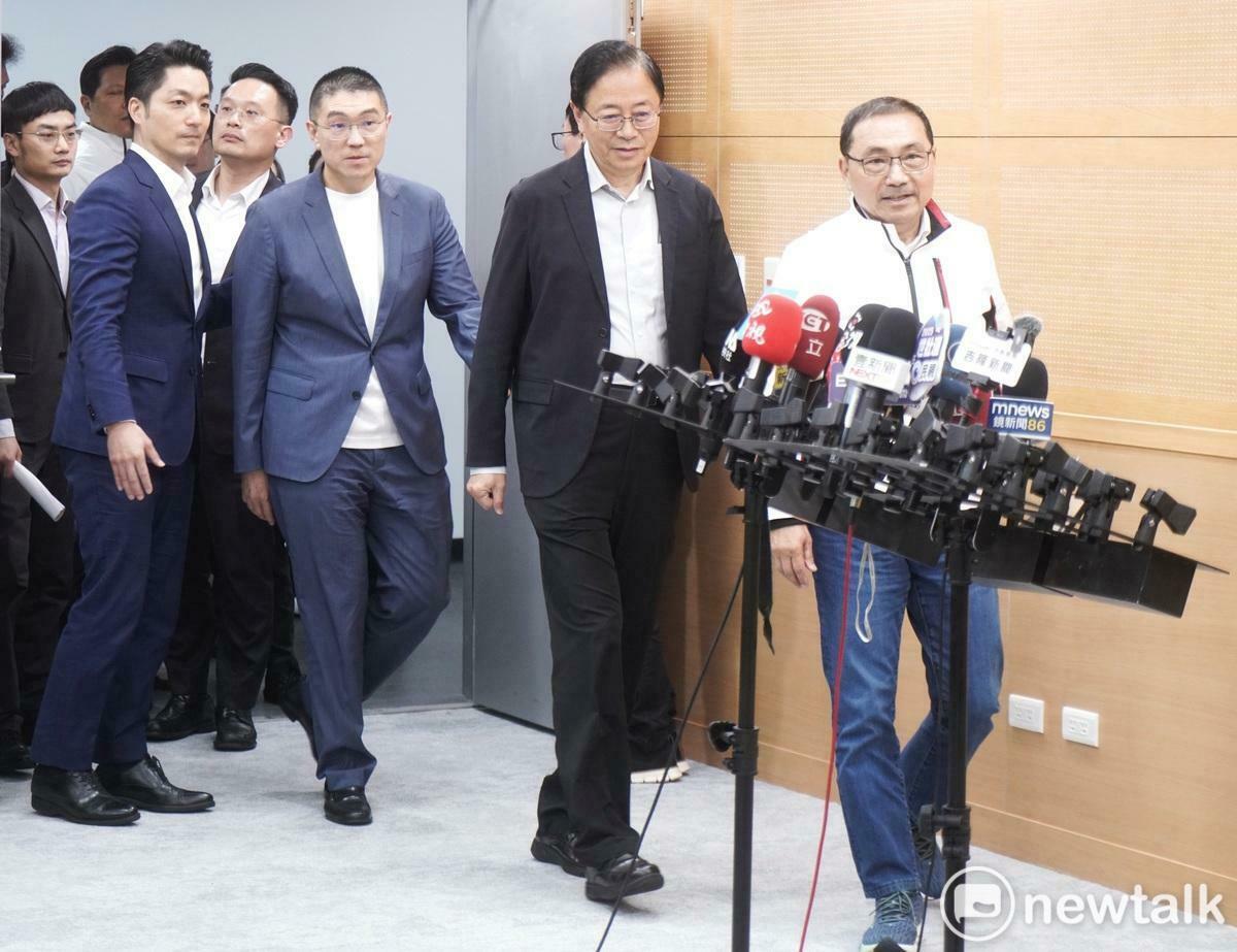 台北市長蔣萬安、新北市長侯友宜、桃園市長張善政和基隆市長謝國樑出席「基北北桃合作交流平臺」因應美國關稅議題會議後，舉行記者會回應媒體提問。   圖：張良一 / 攝