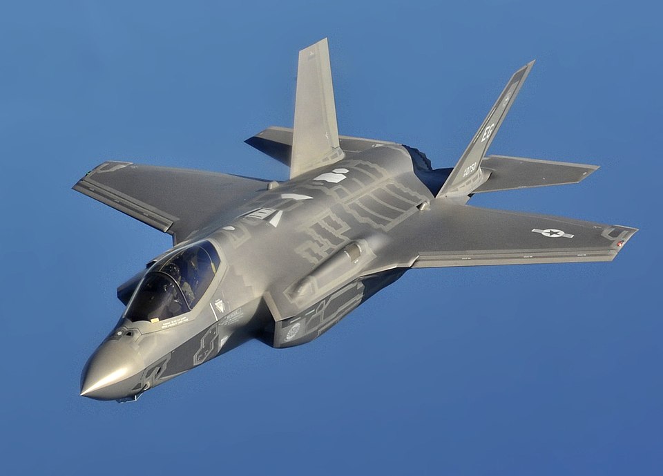  美軍F-35 戰機需要用到 900 磅的稀土。 圖 : 翻攝自Wikipedia 