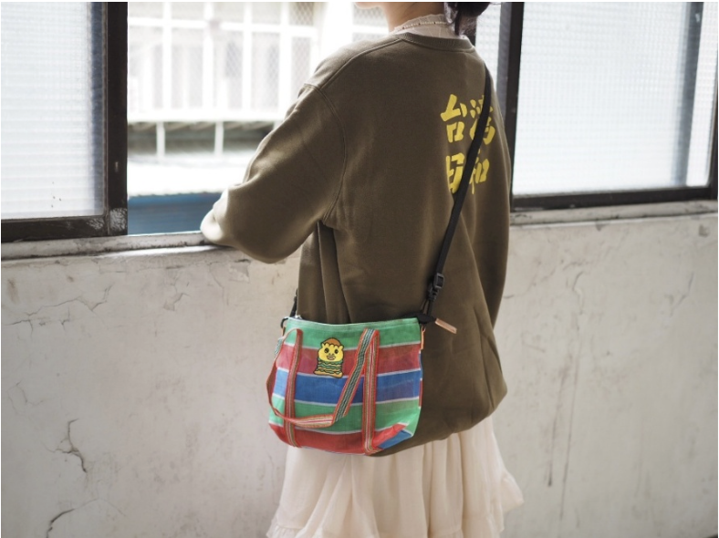  ▲網路人氣高漲的大腸王帶來廣為人知的「大腸王寶寶」系列商品，這線條極簡、擁有 QQ瀏海的寶寶臉在台北街頭早已悄然佔據視角，形成獨特的城市文化符號。 圖：富邦金／提供 