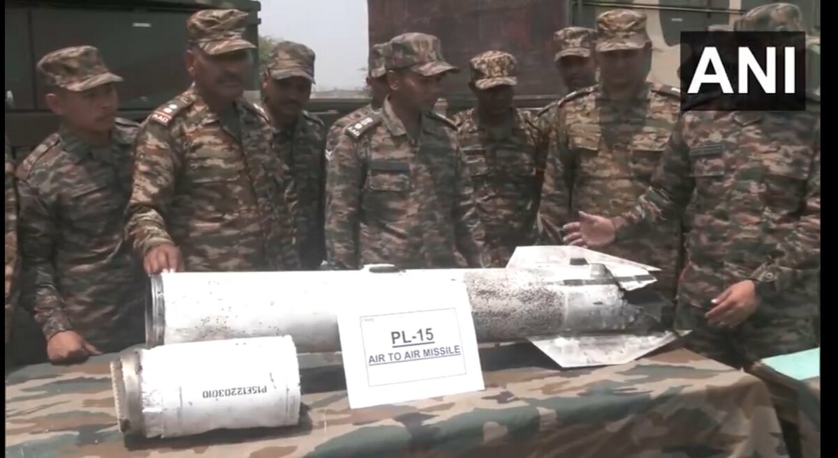  印度軍方公開展示霹靂-15，巴基斯坦獲得中國幫助在空戰略勝印度。 圖：翻攝自Ｘ 
