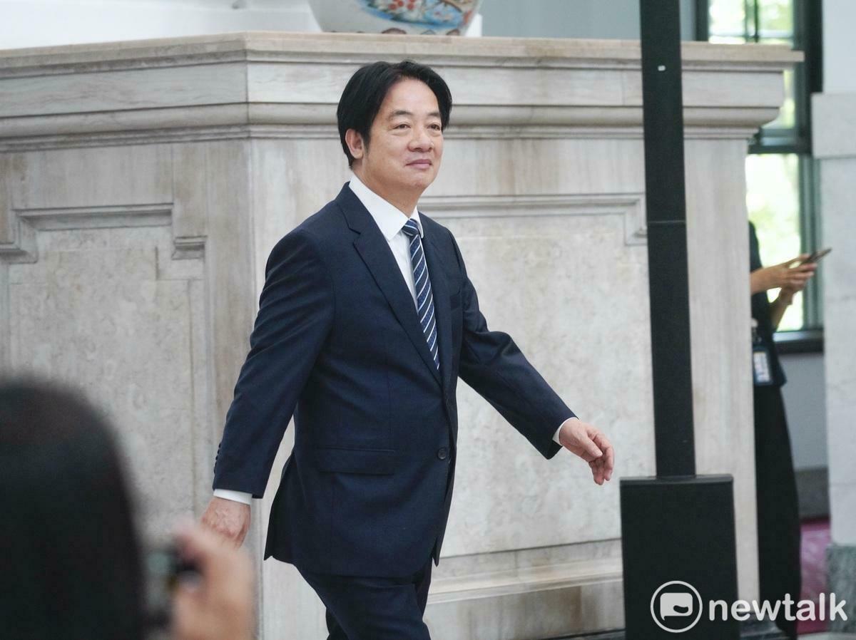  總統賴清德今在副總統蕭美琴、總統府秘書長潘孟安的陪同下，在總統府敞廳發表就職週年談話。 圖：張良一/攝 