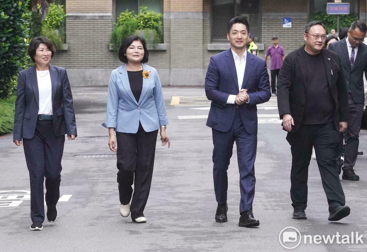 針對行政院統刪一般性補助款 ，台北市長蔣萬安、雲林縣長張麗善、台東縣長饒慶鈴和台中市副市長鄭照新等地方政府首長聯合到行政院提起訴願。   圖：張良一/攝