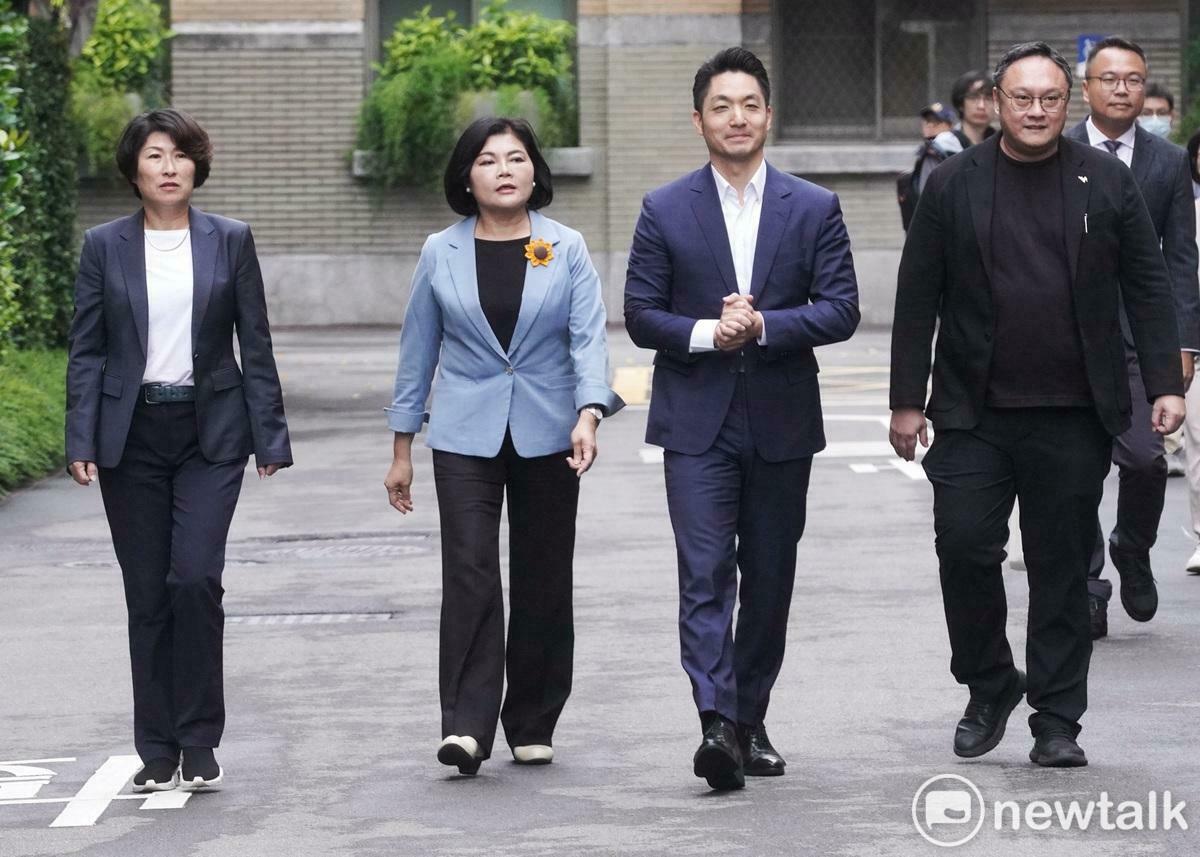 針對行政院統刪一般性補助款 ，台北市長蔣萬安、雲林縣長張麗善、台東縣長饒慶鈴和台中市副市長鄭照新等地方政府首長聯合到行政院提起訴願。   圖：張良一/攝