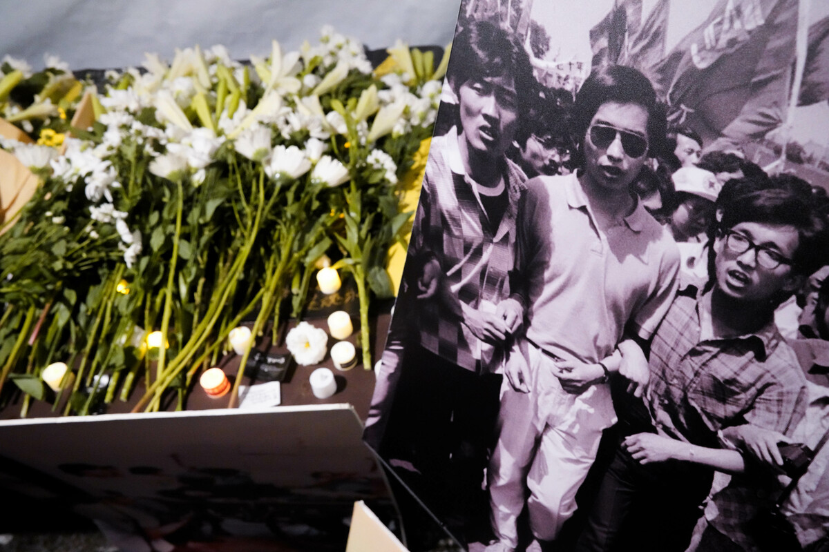 華人民主書院等民團4日晚間在中正紀念堂舉辦六四晚會。   圖：張良一攝