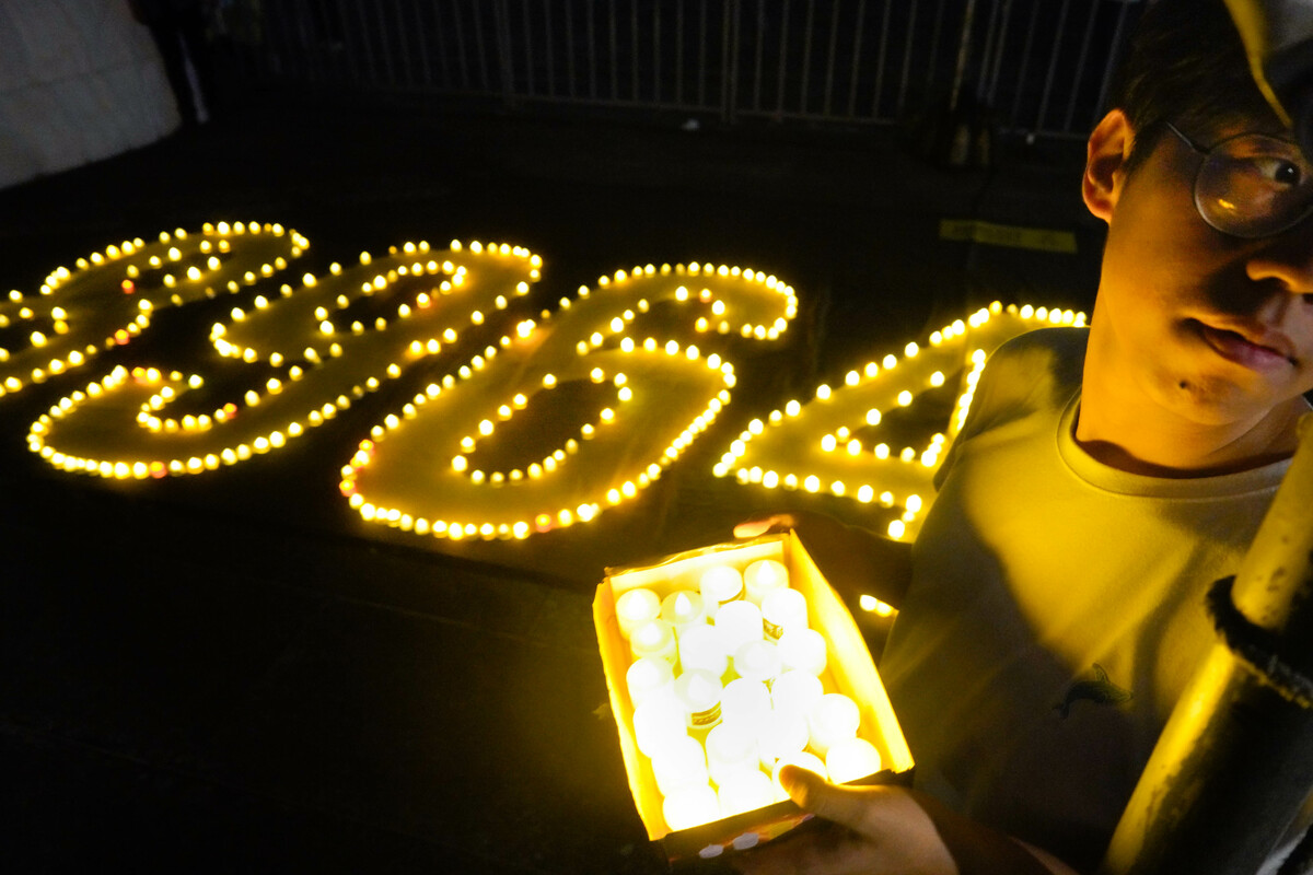 華人民主書院等民團4日晚間在中正紀念堂舉辦六四晚會。   圖：張良一攝