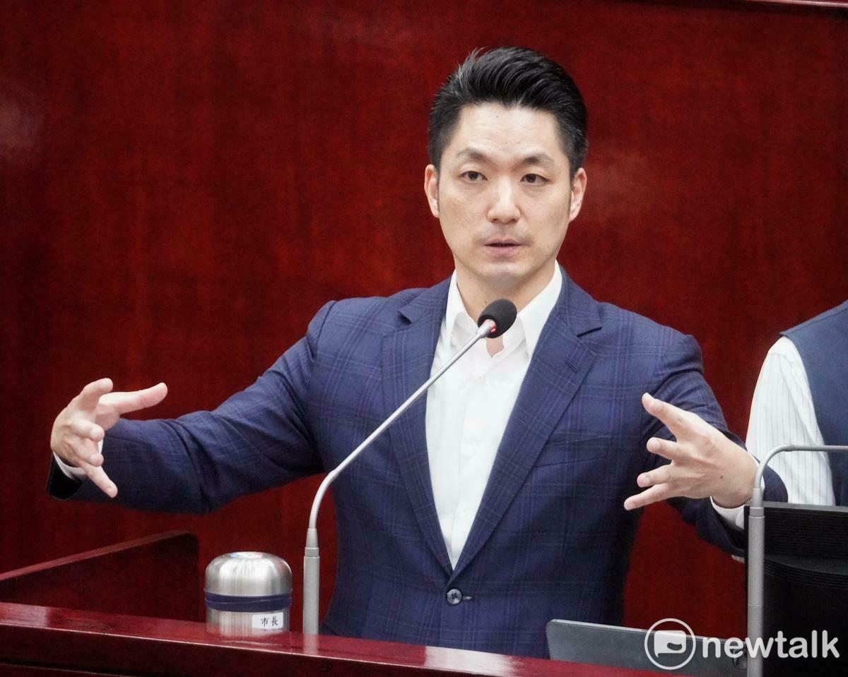 台北市長蔣萬安在台北市議會總質詢備詢。   圖：張良一 / 攝