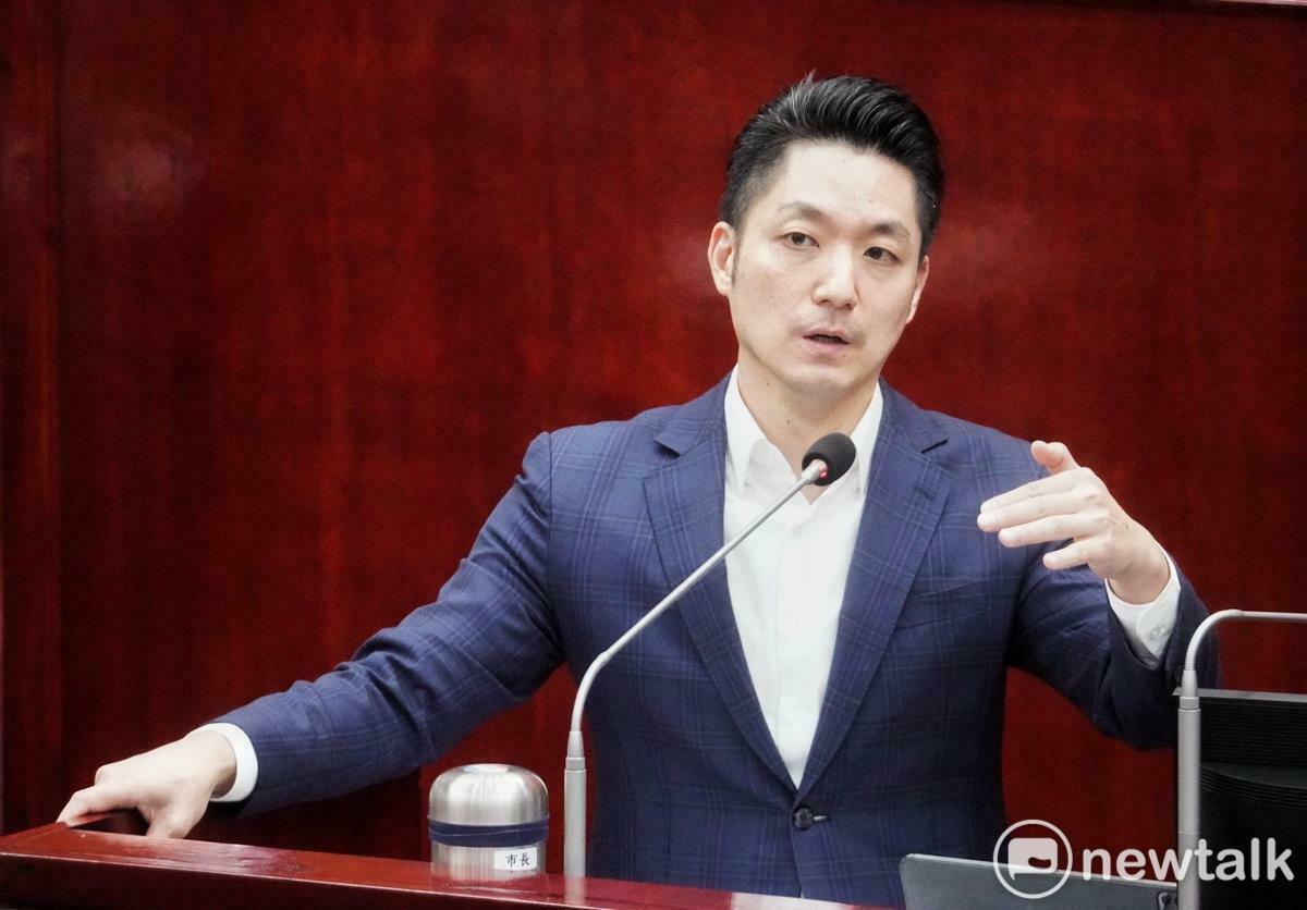 台北市長蔣萬安在台北市議會總質詢備詢。   圖：張良一 / 攝