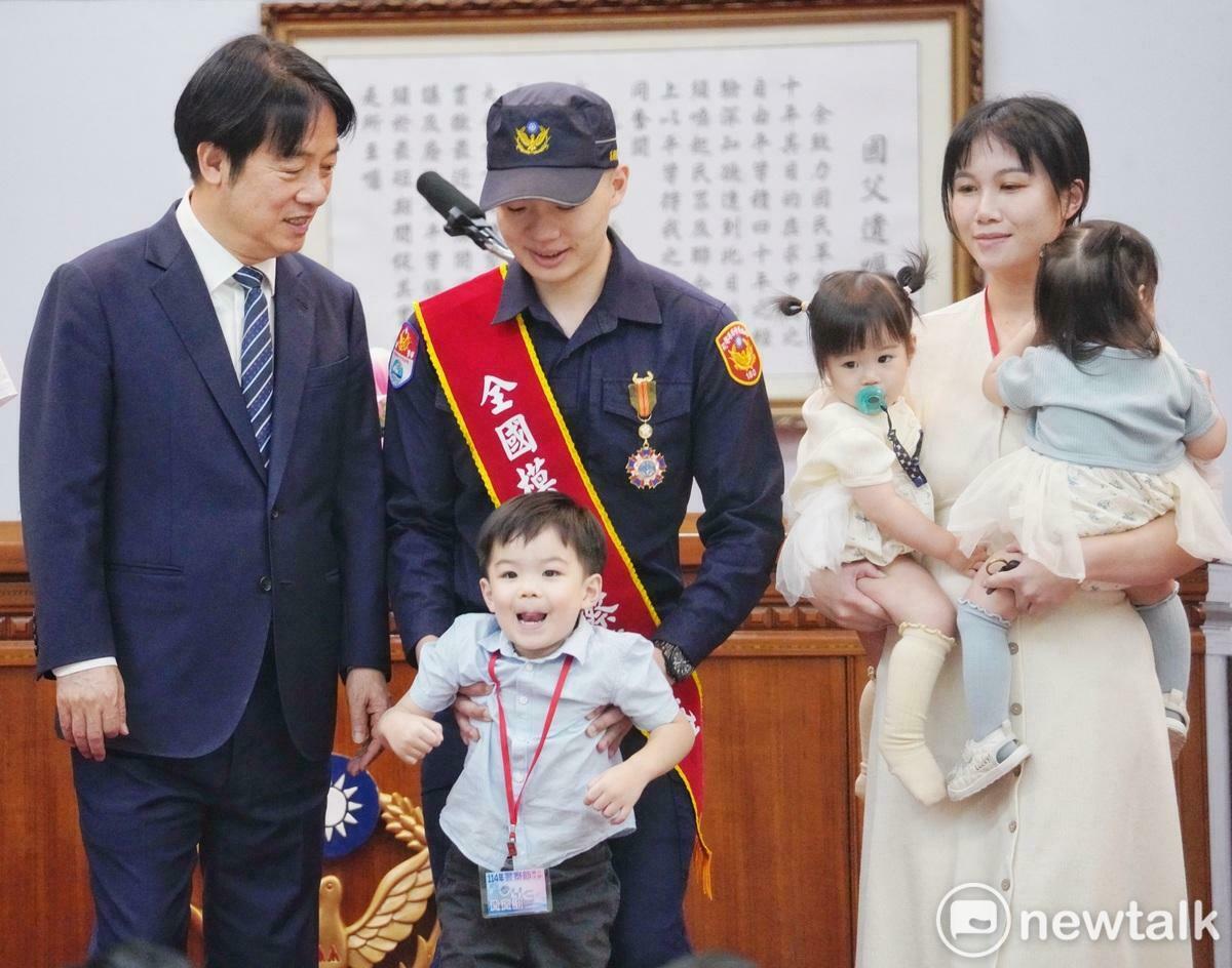 賴清德出席警察節慶祝大會，並頒獎表揚模範警察。 圖：張良一/攝 