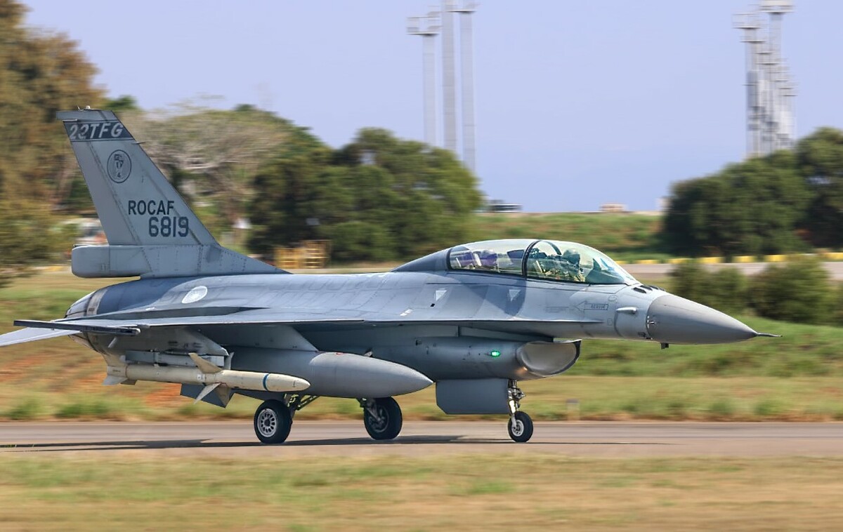  國防部和美國交涉有關 F-16/V 由誰駕駛來台。 圖：翻攝自Roni_Sont 