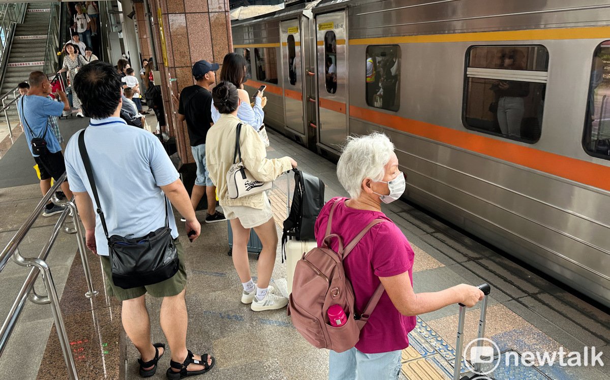 演電影？男子樹林站攀附列車7分鐘到板橋閃人  台鐵報警追查