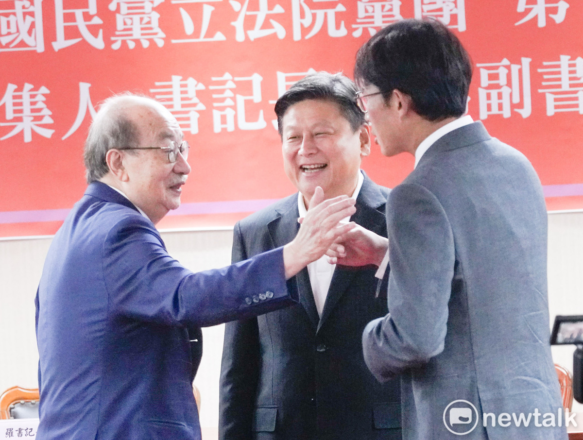  國民黨立院黨團今舉行總召、書記長和副書記長就職典禮，民進黨總召柯建銘與民眾黨總召黃國昌應邀觀禮。 圖：張良一／攝 