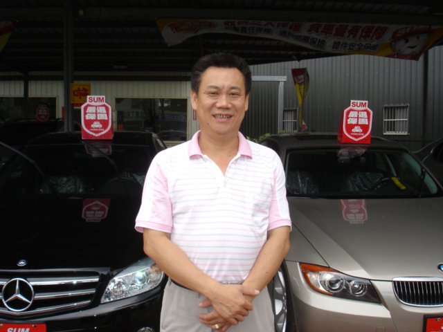  台中市中古汽車商業同業公會理事長黃文雄。 圖：翻攝自黃文雄臉書 