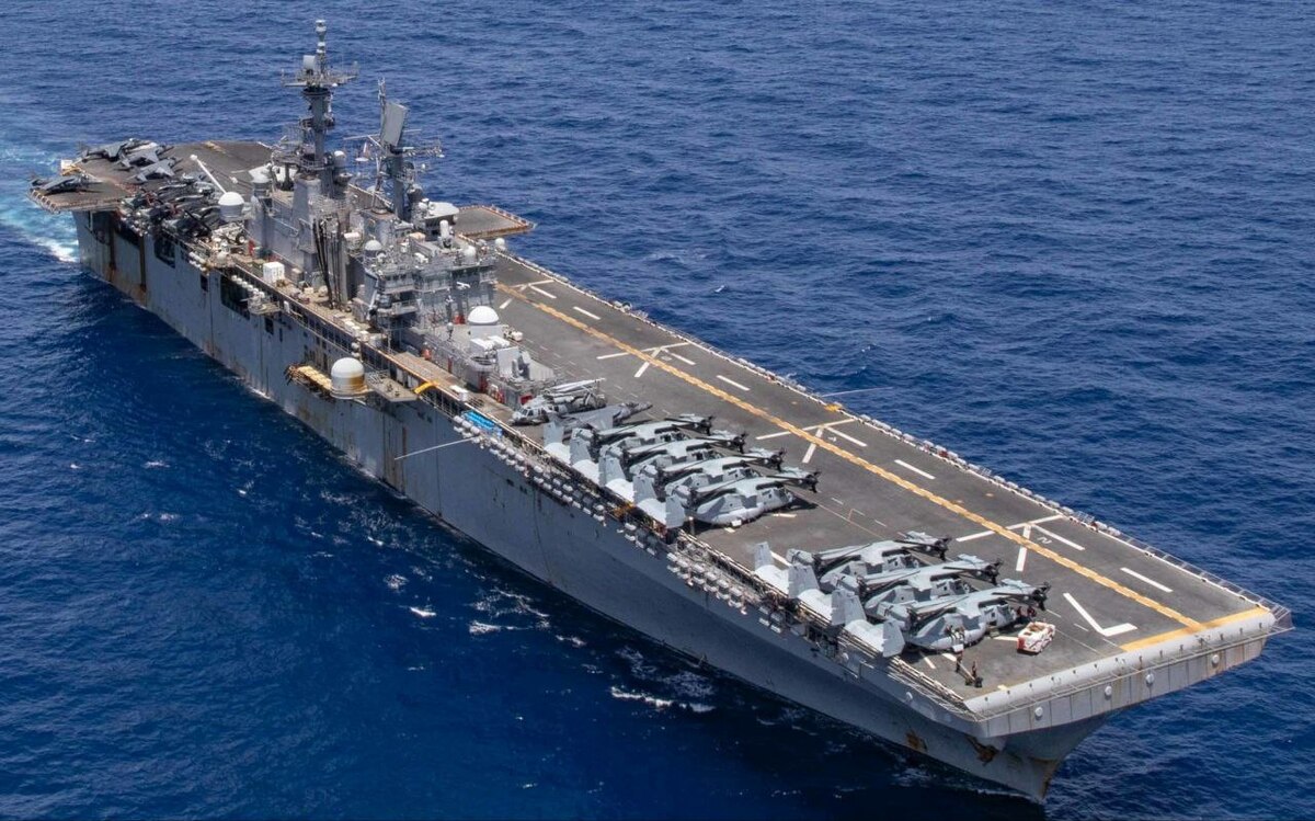  美軍在加勒比海新部署兩艘戰艦，美、委兩國瀕臨戰爭邊緣。 圖：翻攝自@visionergeo 