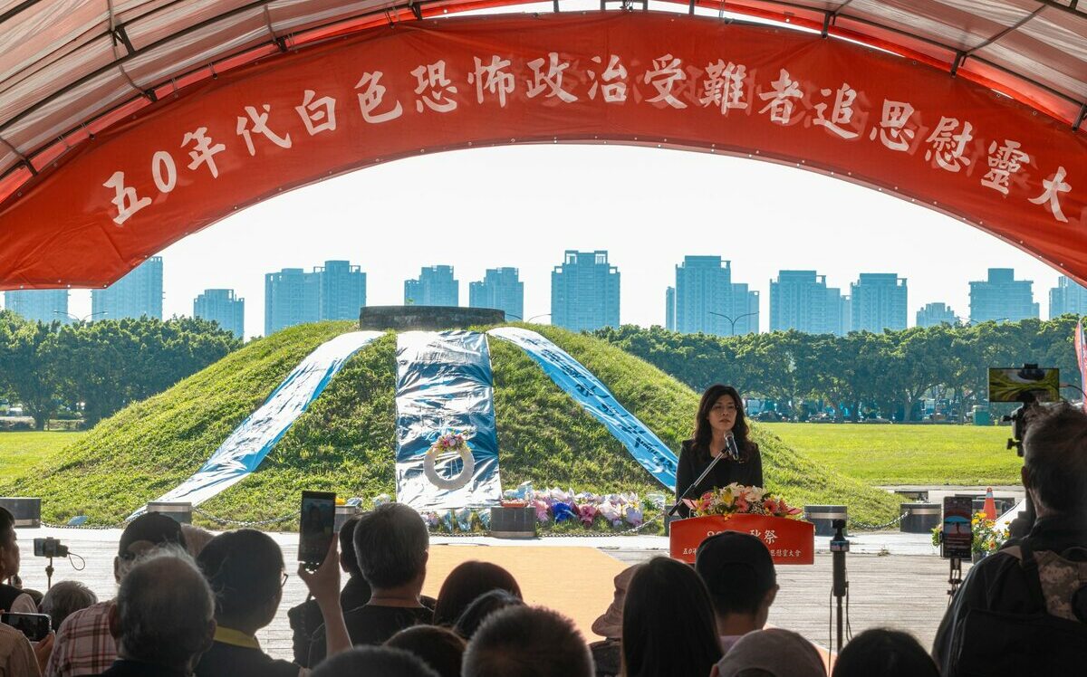 鄭麗文拜匪諜吳石爭議後  洪智坤：她超越洪秀柱、趕上馬英九  快成為兩岸淘寶第一人