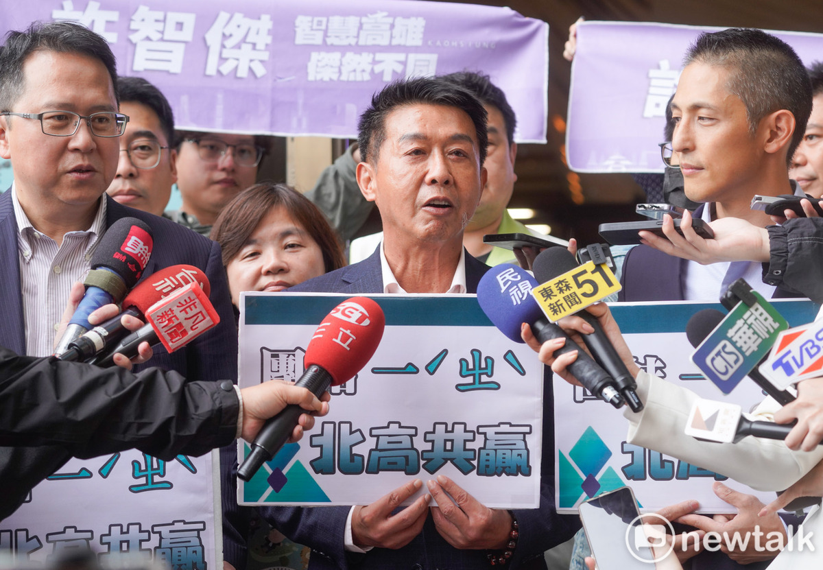 吳怡農（右）說，有意參選台北市長的人都要盡早表態。 圖：張良一/攝 