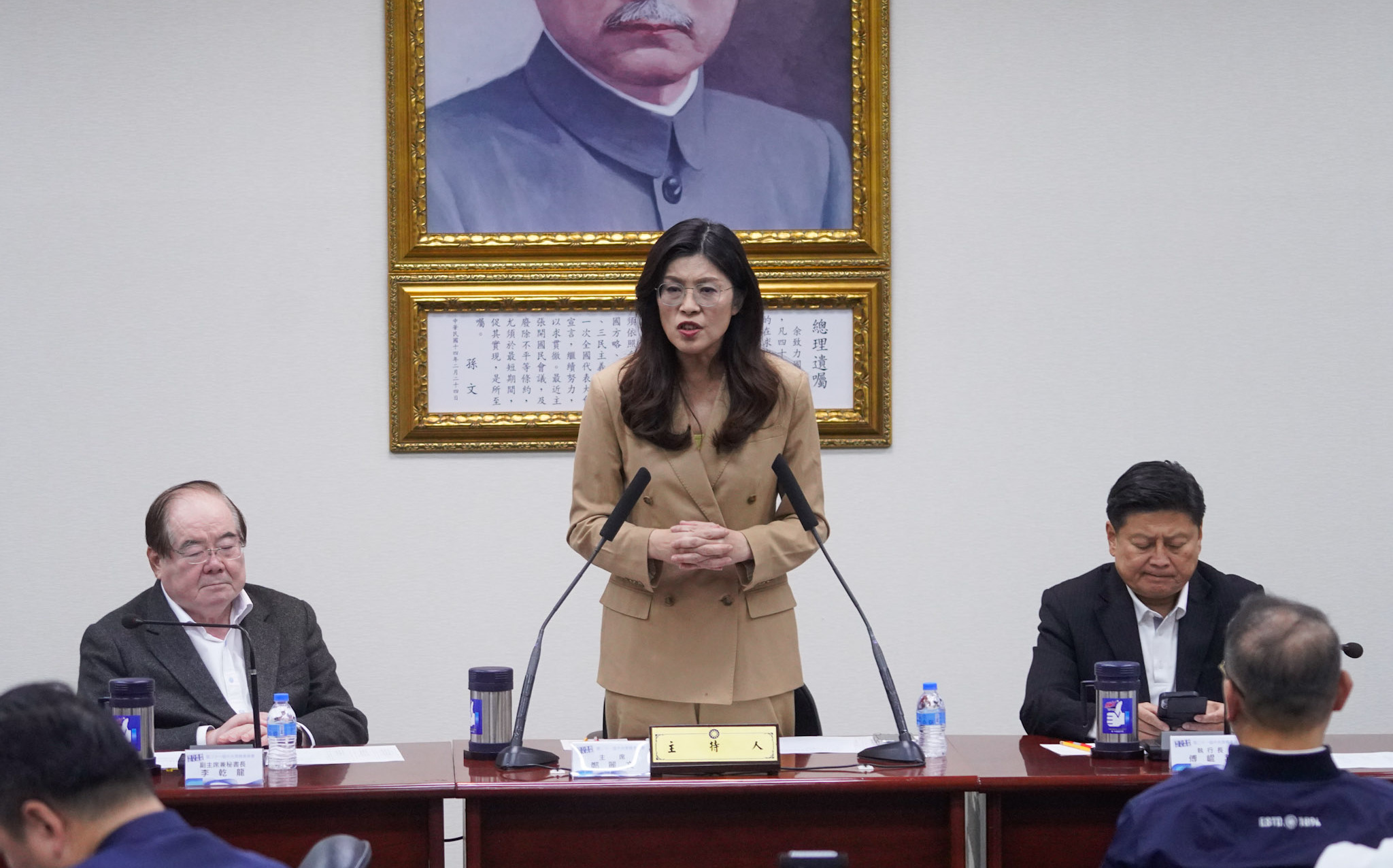 管仁健觀點》國民黨的立場為何會從反共變舔共?