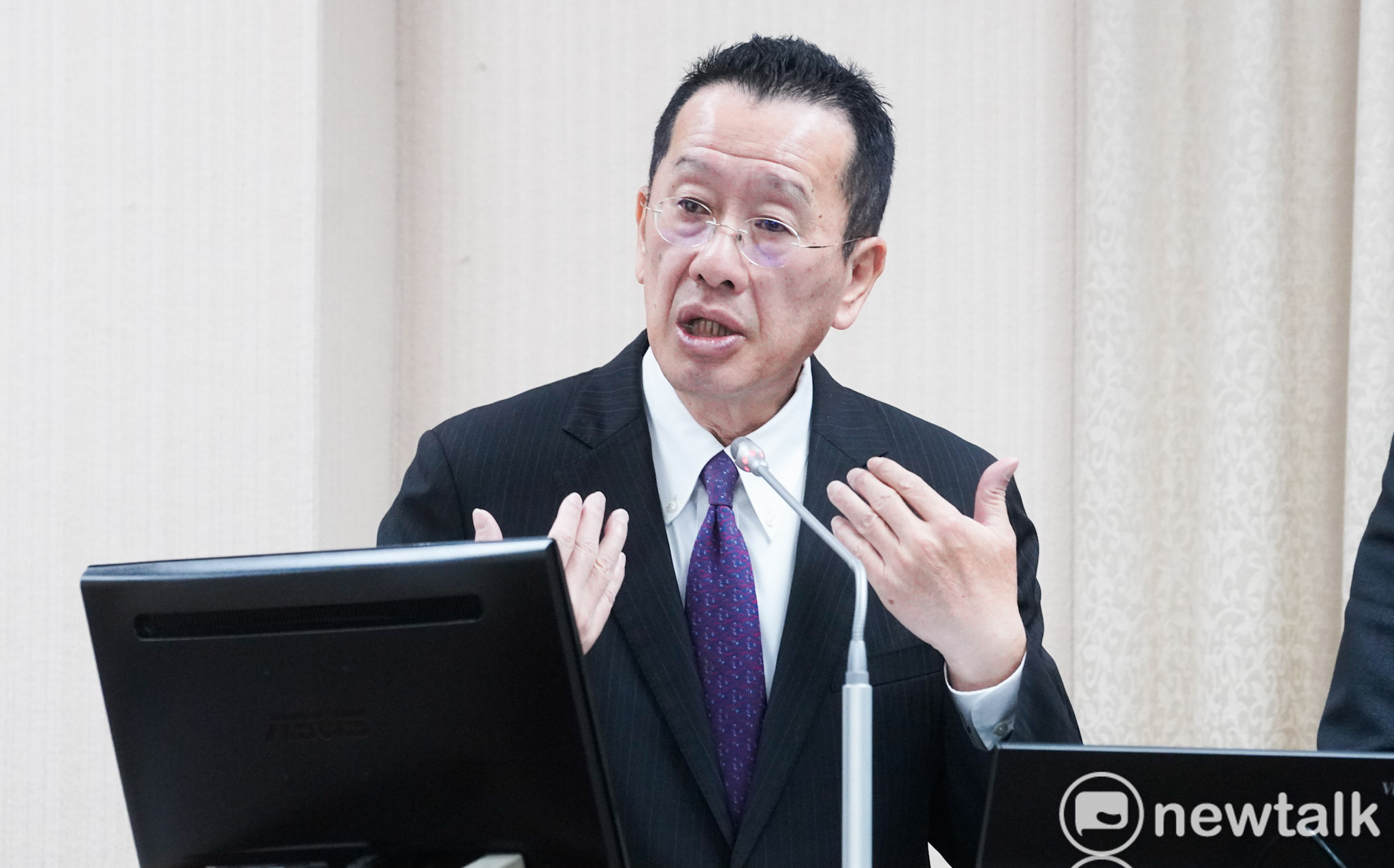 國防部:RDX彈藥原料共採購170噸、結晶體越大像鑽石價格越高