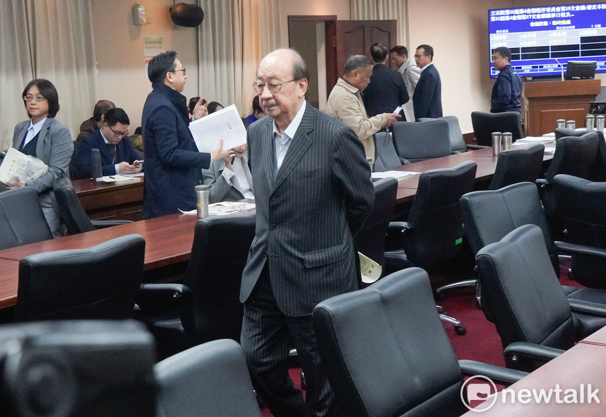  民進黨立院黨團總召柯建銘現身立院程序委員會督軍。 圖：張良一/攝 
