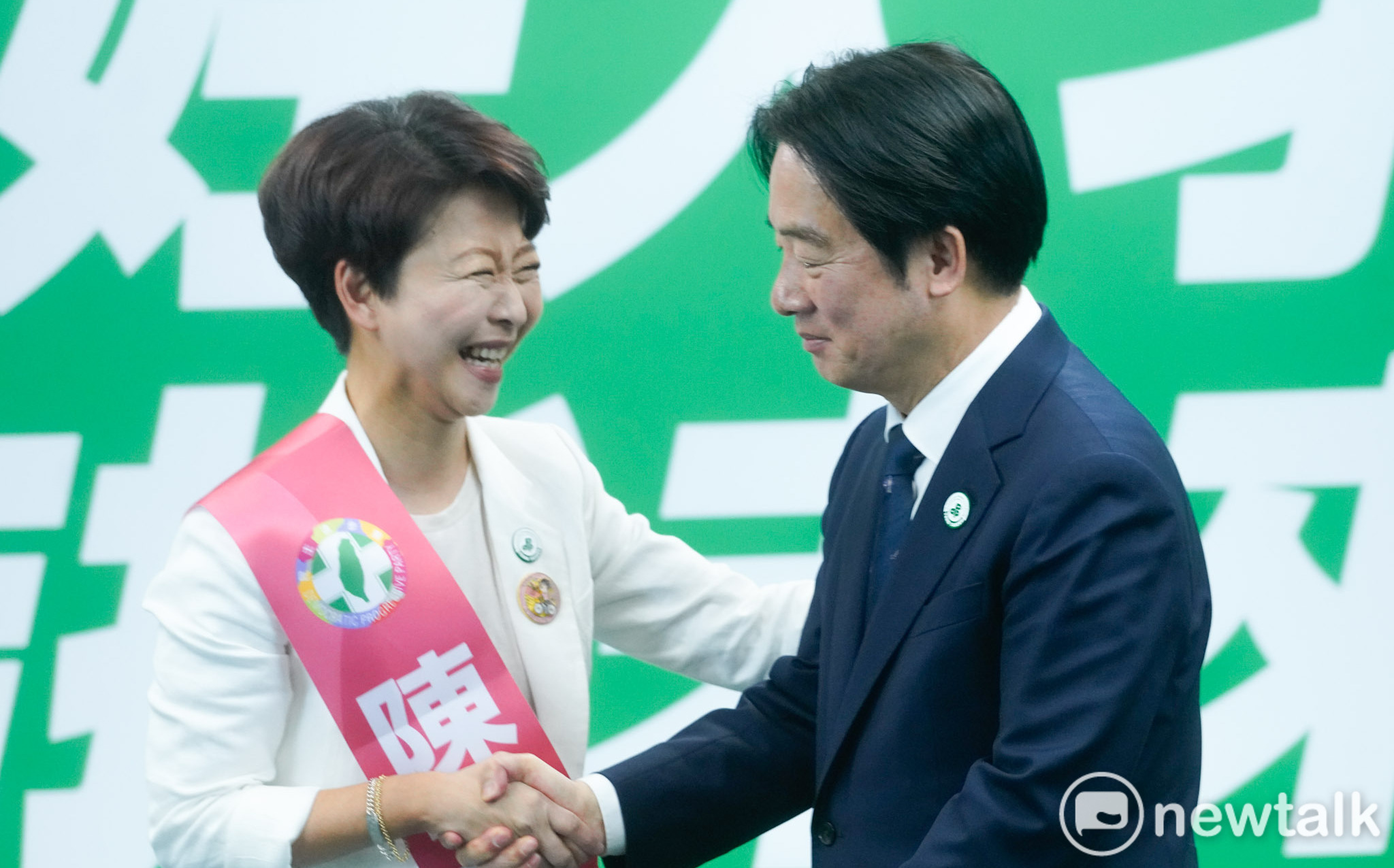 陳亭妃抱怨對手亂開支票  賴清德反問她政策後大讚4字：簡單明瞭