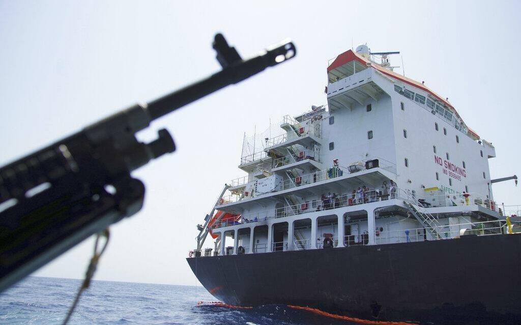 美以攻勢不斷、伊朗鎖荷姆茲海峽  對全球經濟衝擊有多大？