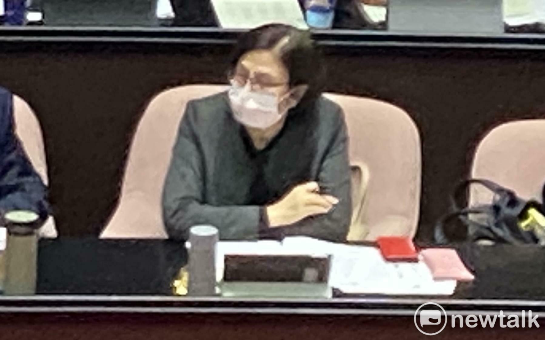 楊珍妮又臨時缺席立院 白委諷:我不能霸凌不讓妳請病假