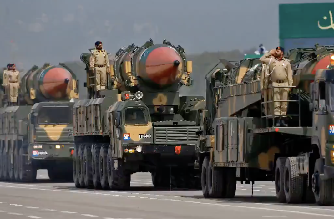 巴基斯坦與海灣國家之間長期存在軍事與經濟合作，也使其在區域外交中具備一定影響力與協調空間。「阿巴比爾」彈道飛彈系統。 圖：翻攝自@GBX_Press 