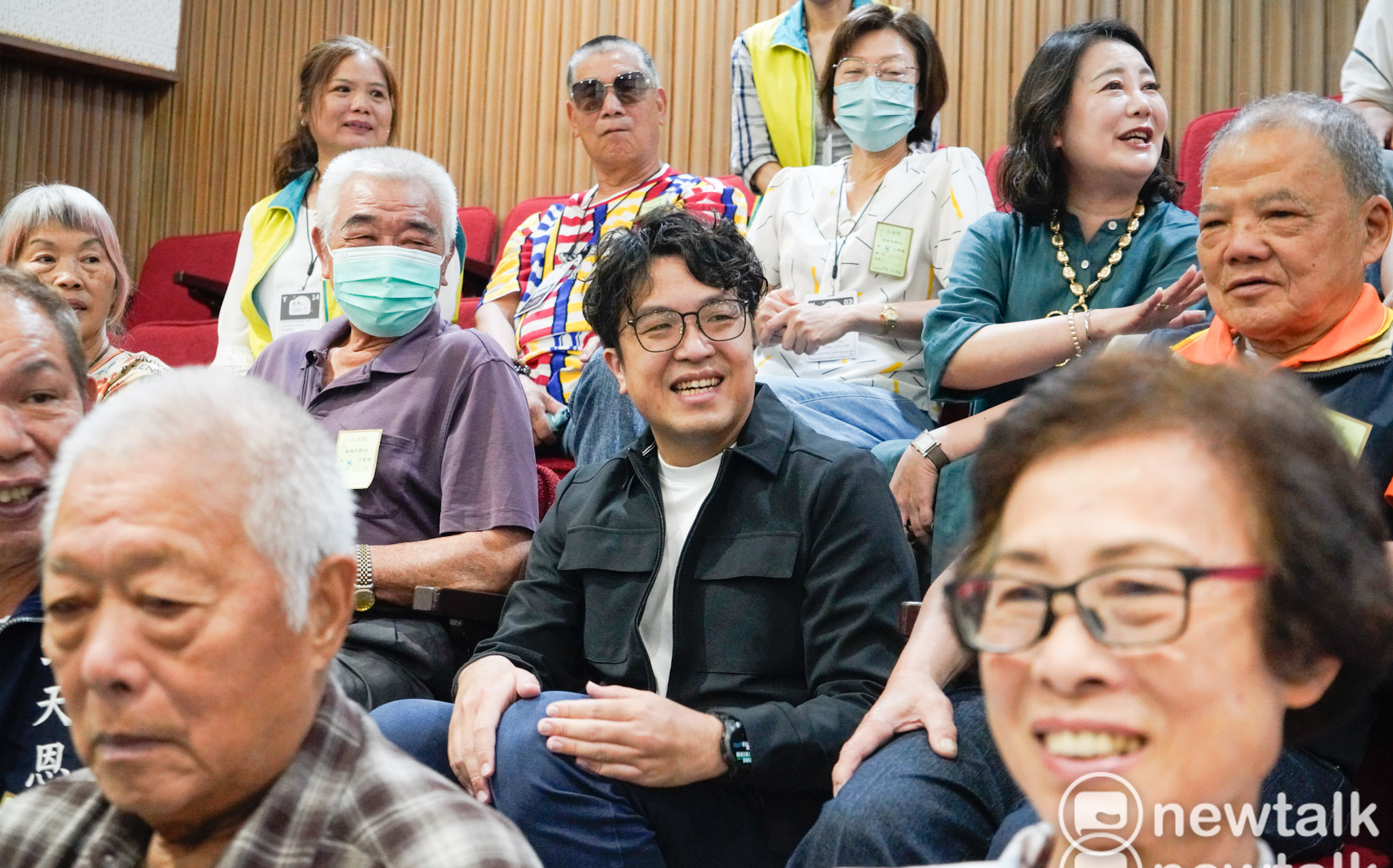 短影音拼空戰！沈伯洋拋「育兒生態系」：從勞動到交通全面解方