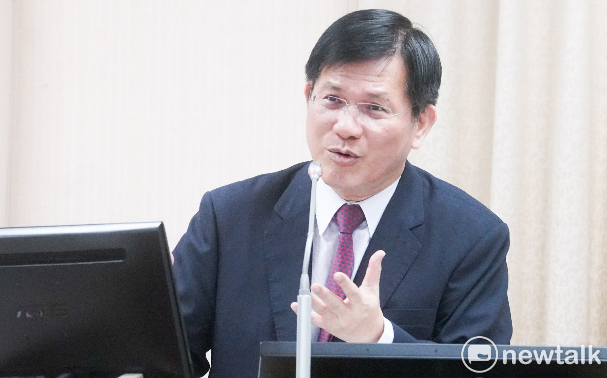 藍委要外交部去美登廣告抗議川普「晶片小偷」 官員:我們媒宣費被刪光了