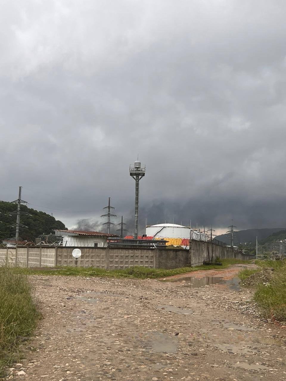  無人機和「風暴之影」飛彈對俄羅斯聯邦境內和克里米亞的戰略軍事和工業設施發動了大規模襲擊。 圖：翻攝自 X @jurgen_nauditt 