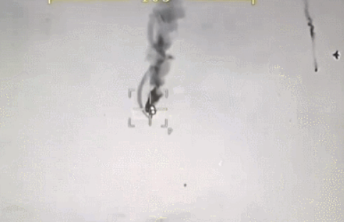  網傳陣風戰鬥機被無人機擊落的影片畫面 圖：翻攝自騰訊 