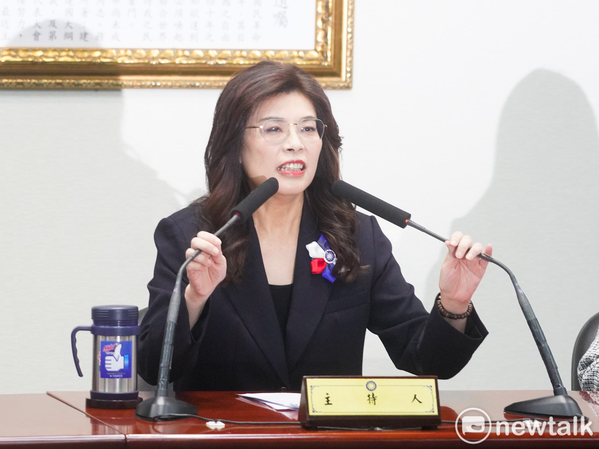 民調顯示，鄭麗文在高雄的不滿意度已逼近 6 成，不滿意度則不到 25 %。 圖：張良一/攝 