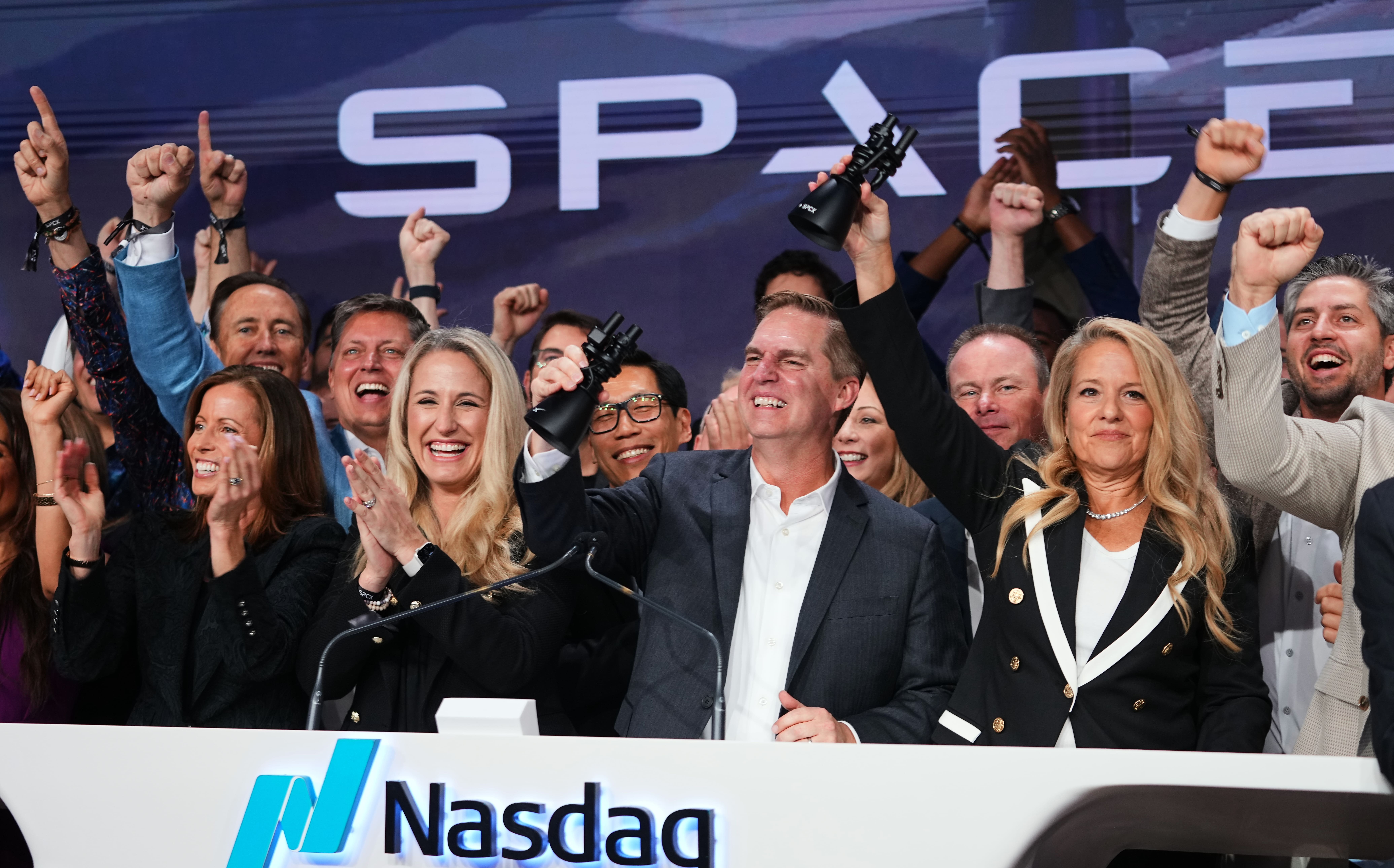 SpaceX掛牌兩個交易日漲逾40%、市值2.52兆美元 馬斯克喊「營收破兆」