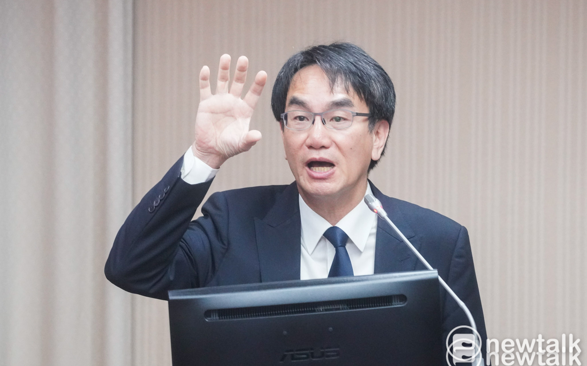 林宜敬發文「民眾黨負責酸」 白營翻出郭國文也批過數發部:朝野共識