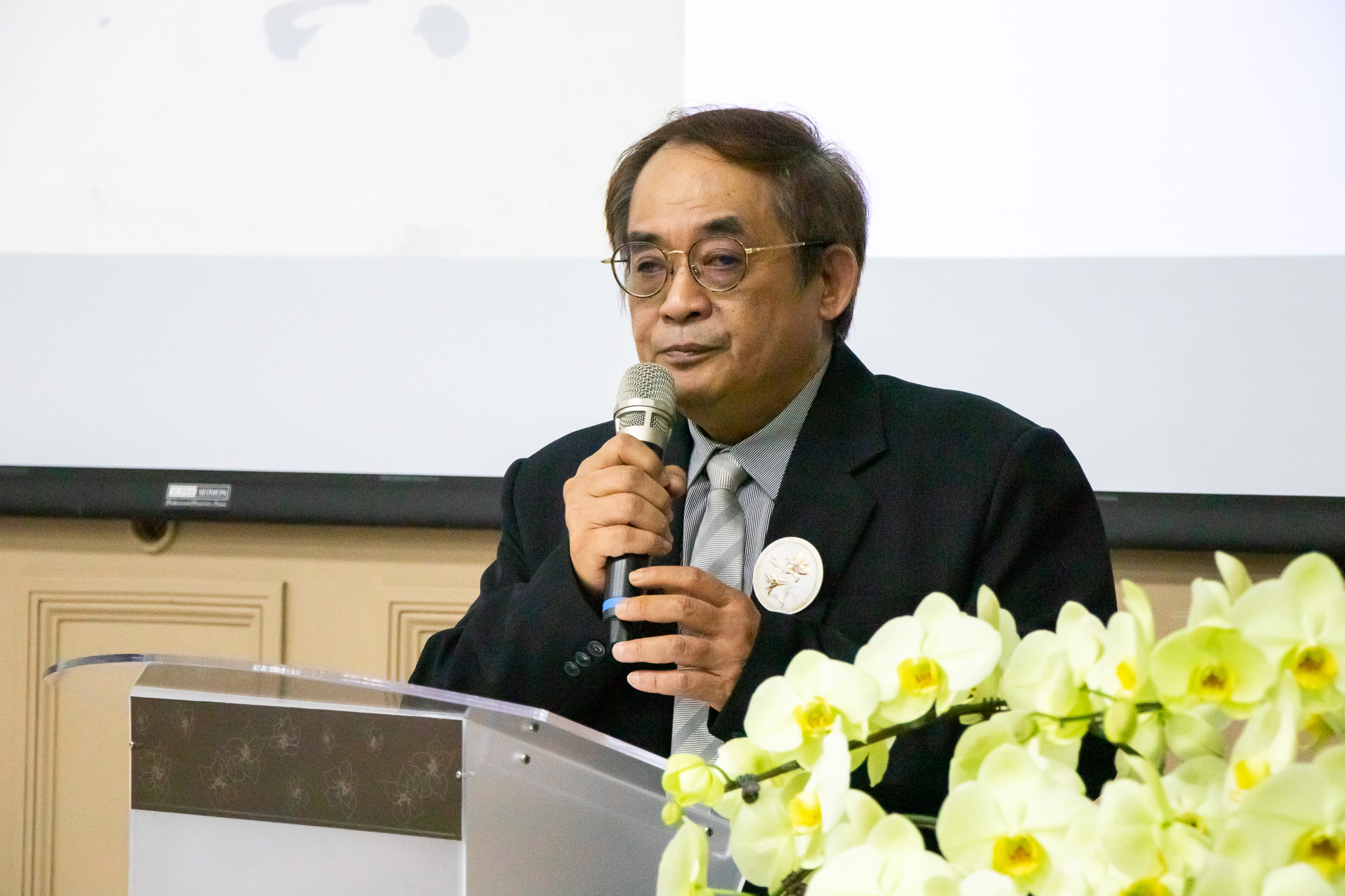 家屬代表、林茂生之孫林承志感謝台大師生，出於校園自主的覺醒與自發努力，由下而上促成這座紀念會議室的誕生。 圖：台大文學院學生會提供/陳思妤攝