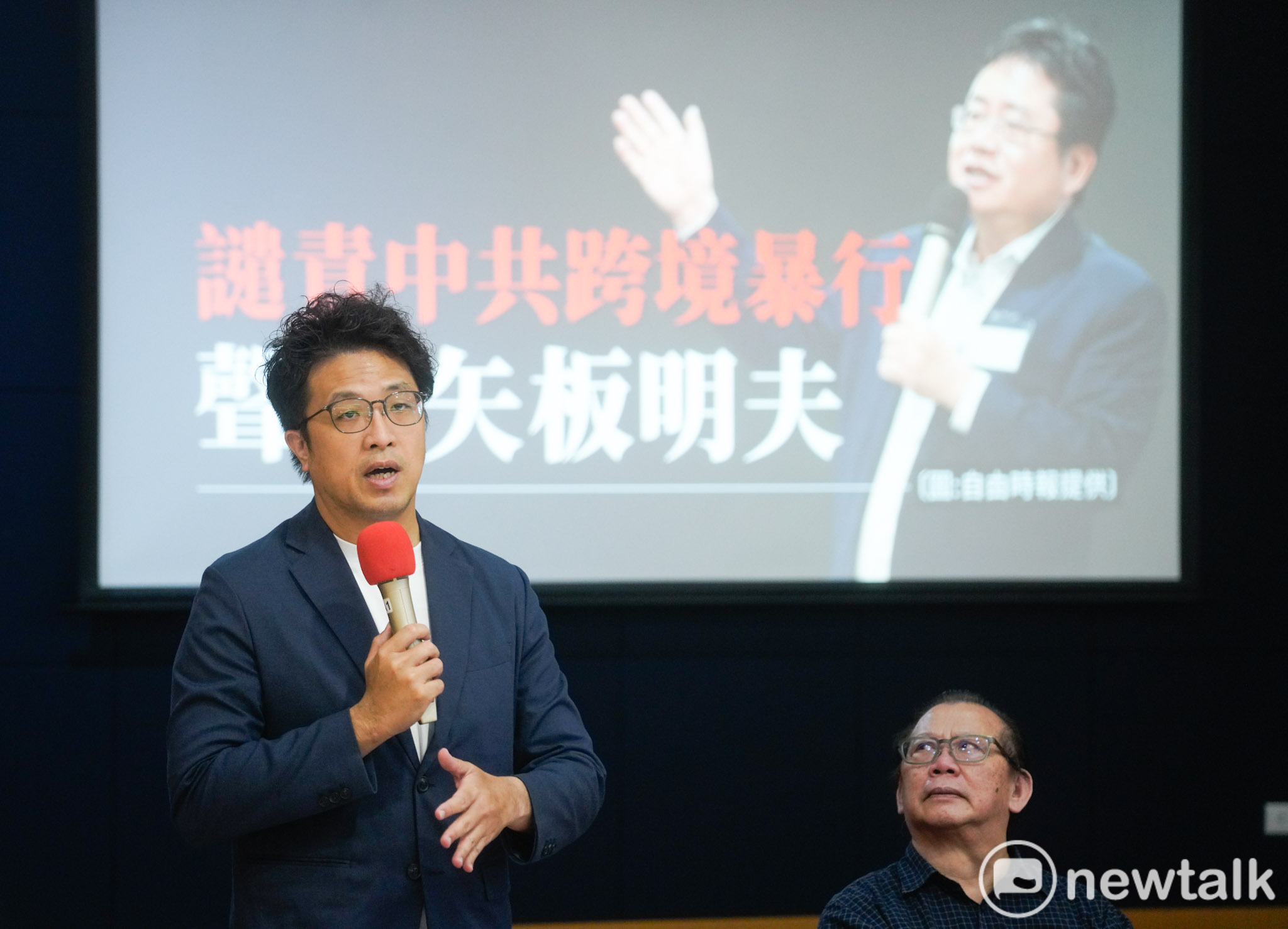  台北市長參選人沈伯洋說立法院很丟臉 圖：張良一/攝 