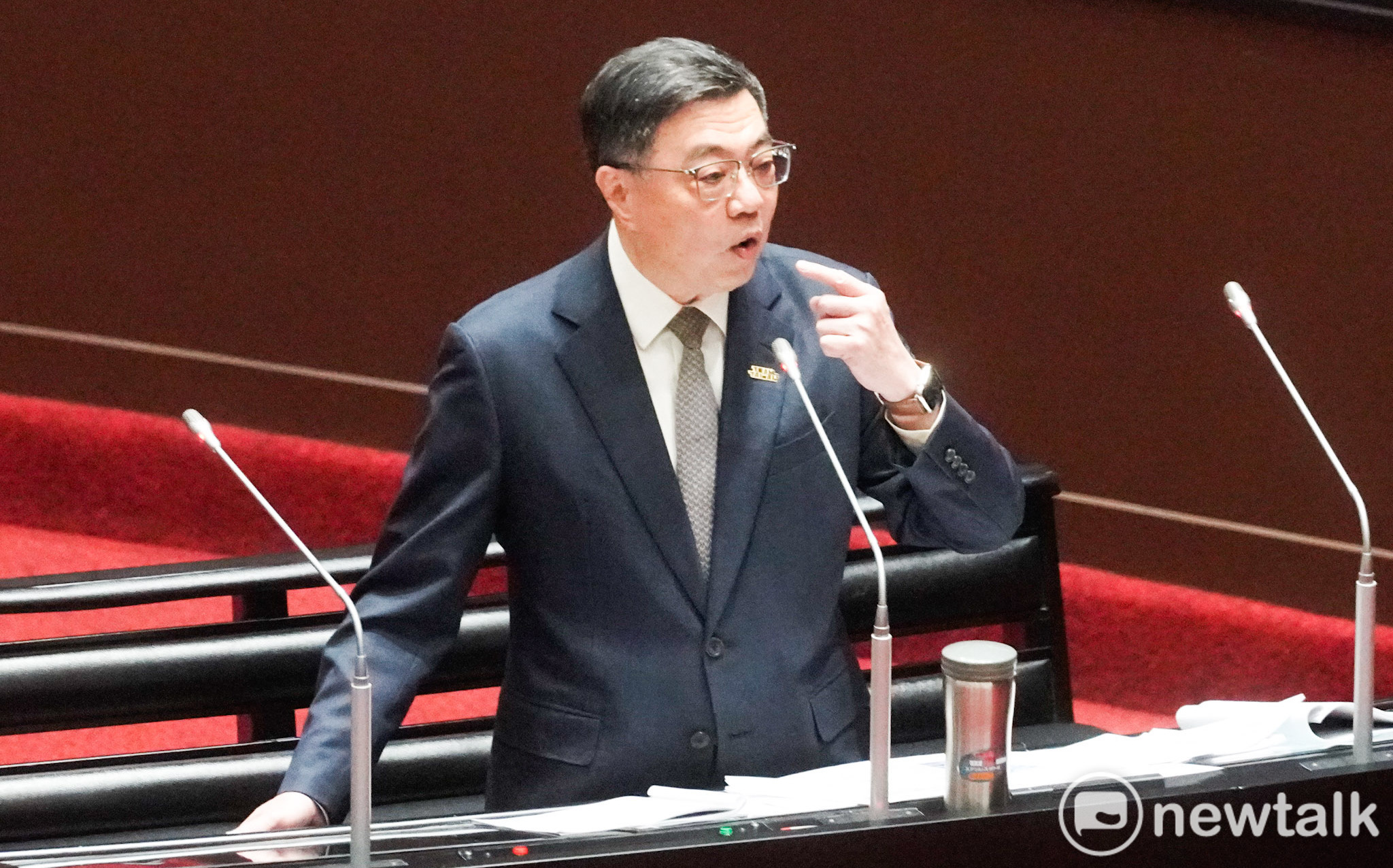 被逼道歉逼到發火 卓揆怒回「今天是專案報告還是專案道歉?」