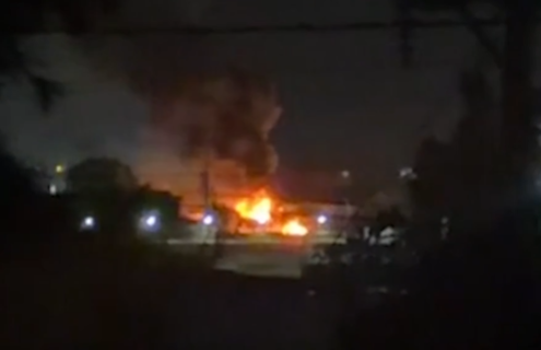  距離前線約250公里的出口碼頭遭到攻擊。此外，位於雅羅斯拉夫爾州和烏德穆爾特共和國（距烏克蘭國界1,300公里）的石油設施也遭到縱深打擊。 圖：翻攝自 X @ZelenskyyUa 
