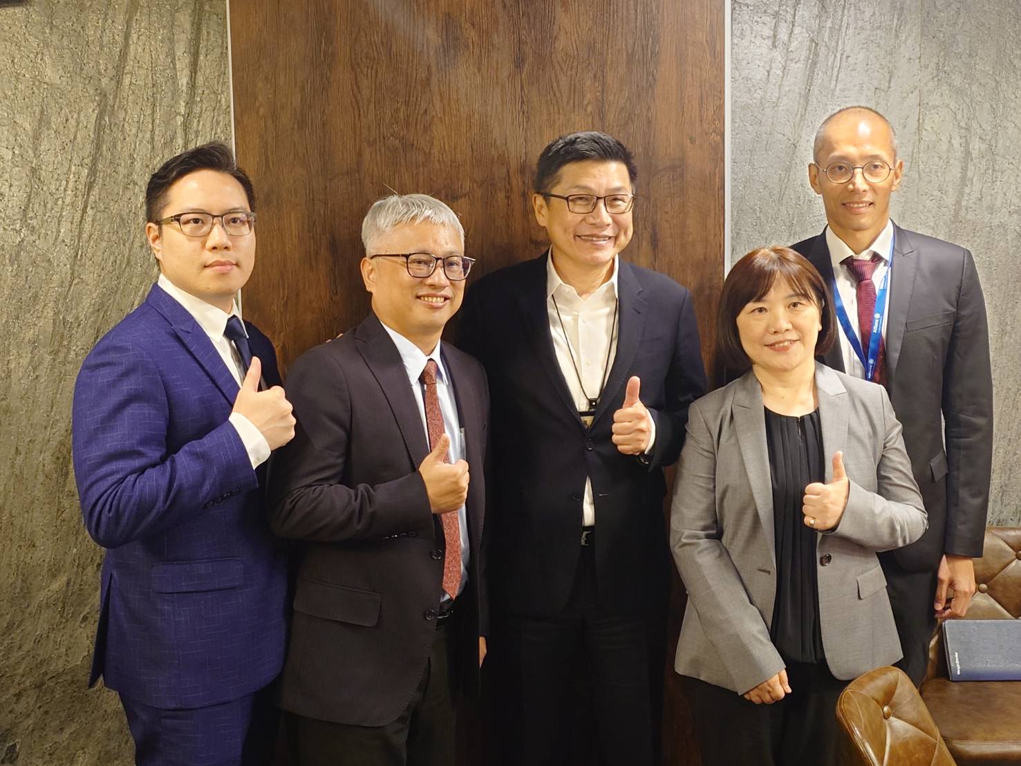 安聯投資管理策略師瑞普利提醒，並非所有板塊都參與這場上漲行情。市場仍面臨高利率、地緣政治與貿易戰等逆風。 圖：翻攝自安聯投信